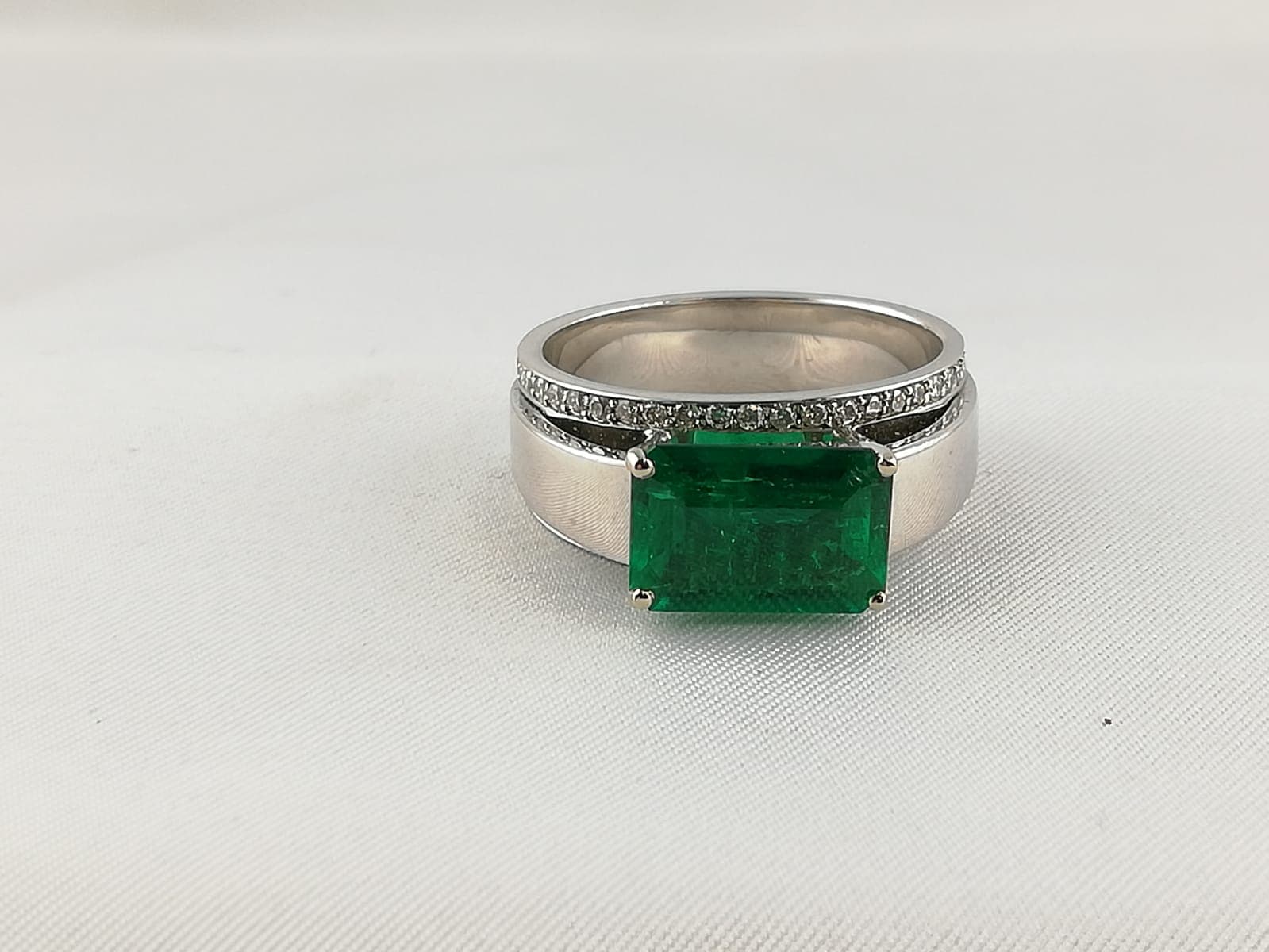 Rachat de bijoux anciens et modernes à Paris 15e